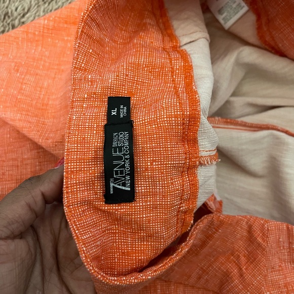 New York And Company Capri Pants - Picture 2 of 4